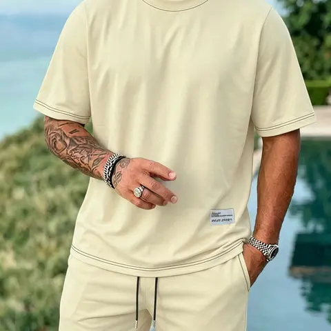 Men's 2-Piece Color-Block Contrast-Stitch Short-Sleeve T-Shirt & Shorts Set, Loose-Fit Menswear Gym Outfit with Label Details, Stylish Plain Comfortable for Street Style & Leisure