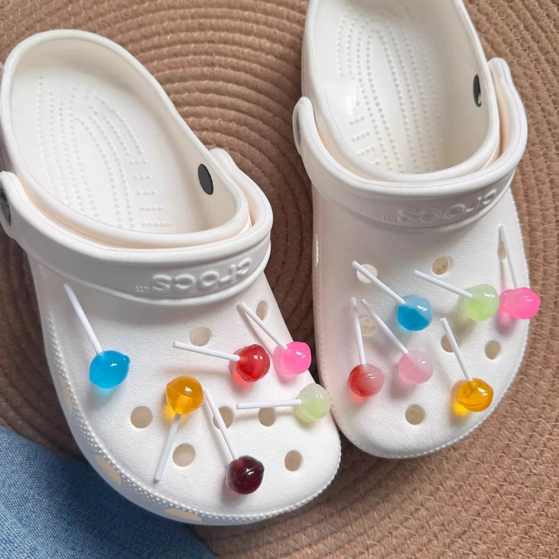 12Pcs Cute Lollipop Shoe Charms Set, Cute Pink White Blossom Clog Accessories, Aesthetic Shoe Charms for Crocs Clogs Sweet Party Fashion Accessories for Women Girls Halloween Accessories Shoe Decoration Shoe Embellishment Set