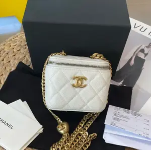 Pre-owned CHANEL leather Shoulder Bags Matelasse mini Vanity Case xiaotang20260308179