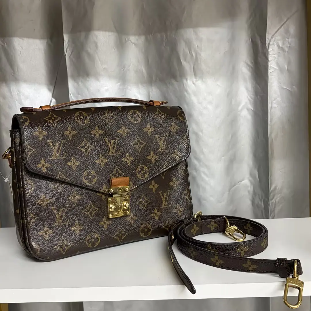 Pre-owned Louis Vuitton leather Crossbody bags Monogram Pochette Métis