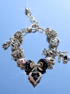 Dark Style Charm Bracelet, Heart Pendant Charm Bracelet, Skull Charm Bracelet, Adjustable Wristband, Unique Jewelry Accessory