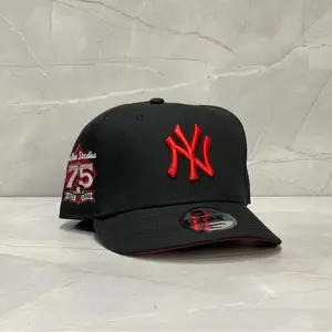 New Era 9FIFTY New York Yankees pink MLB Cap - Adjustable Classic Baseball Hat