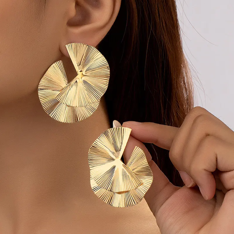 Vintage Earrings Women Bohemian Big Irregular Geometric Gold Metal Dangle Drop Earrings Exaggerated Jewelry 2024