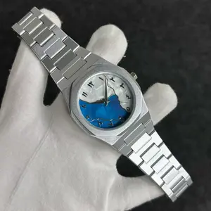 Metal and Quartz Two-Tone Watch with Distinctive Two-Tone Design for Everyday Wear or Special Occasions