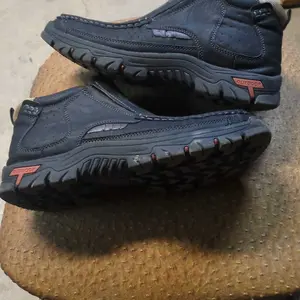 GREKS Men's Slip-On Boots with Flexible Rubber Sole Comfortable for Fall Casual Everyday Various Occasion Black Dark-Brown FallFreshness