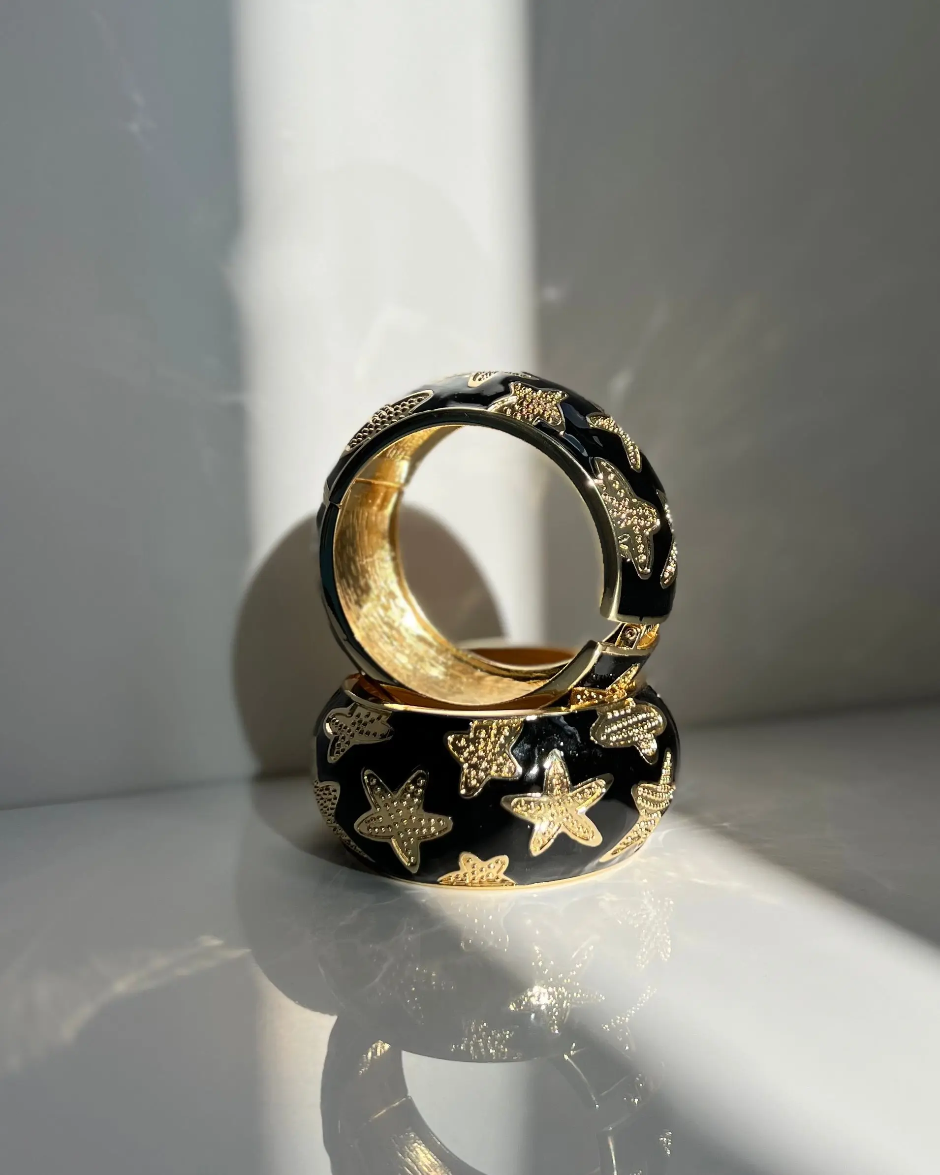 SEASHELL CHUNKY BANGLES