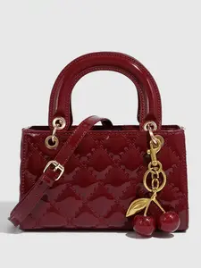 Fashion Plaid Bucket Bag with Cherry Charm, Elegant Handbag for Women, Versatile Geometric Pattern, Casual All Seasons Shoulder Strap, Fashionable Handbag