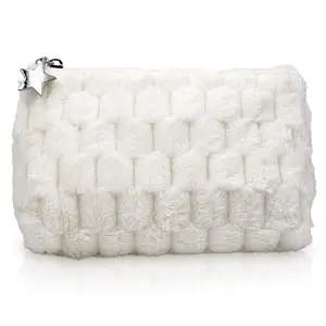 Fluffy Makeup Bag, Large Capacity Cosmetic Pouch, Soft Fuzzy Plush, Cute Star Zipper Fuzzy Makeup Bag, Portable Travel Toiletry Organizer Bag for Women Girls, Soft Fuzzy Storage Pouch