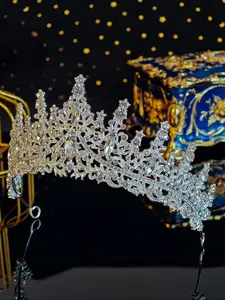 Women's Silver Color Wedding Crystal Crown Headpiece, Elegant Royal Queen Bridal Accessory for Brides, Princess Birthday Ball Pageant Party