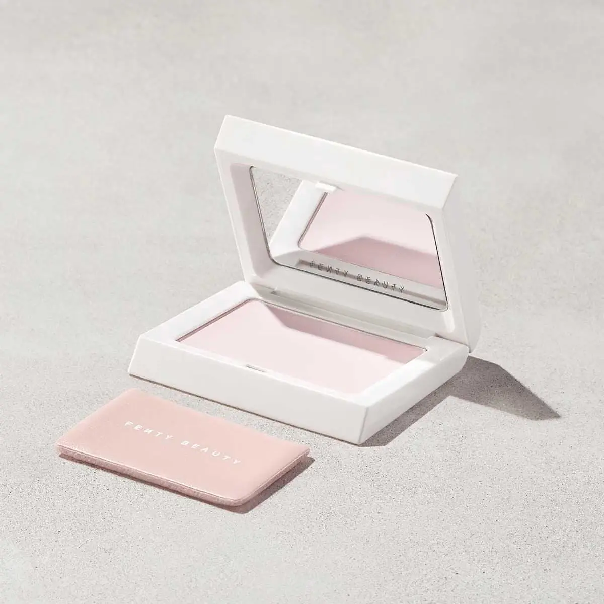 Fenty Beauty Invisimatte Instant Setting + Blotting Powder Fenty Beauty Invisimatte Instant Setting + Blotting Powder