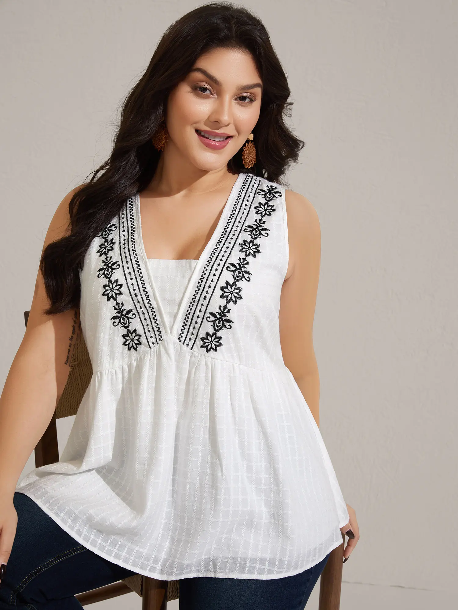 Women's Plus-Size Sleeveless Pure Cotton-Polyester Blend Jacquard Embroidered Square Neck Tank Top - Bohemian Top, Geometric Design, Smooth Non-Stretch Fabric, Arm Freedom Fit, Machine Washable, Low Iron, Embroidered Texture Adds Boho Charm, Summer Wear