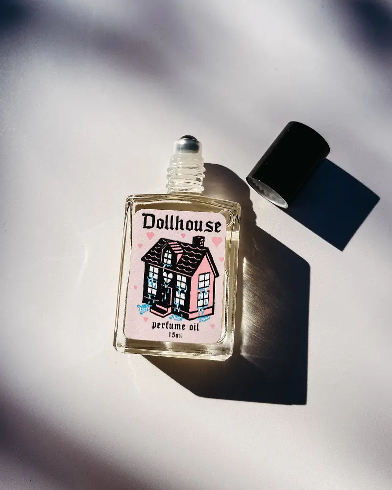 Dollhouse-Roll On 15ml Oil: Strawberries, Powder, & Caramel Musk