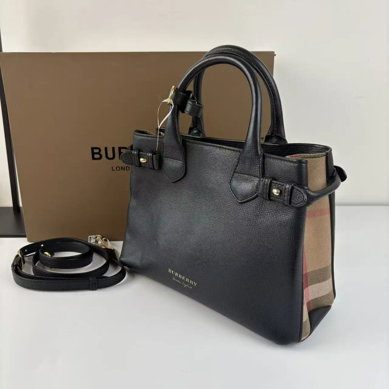 Pre-owned BURBERRY The Banner Medium Leather Tote Bag