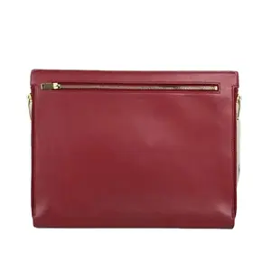 Pre-owned YSL Leather Clutches & Wristlets Yves Saint Laurent Red Large Clutch Elegant & Versatile Handbag for Women Ideal for Evening Events