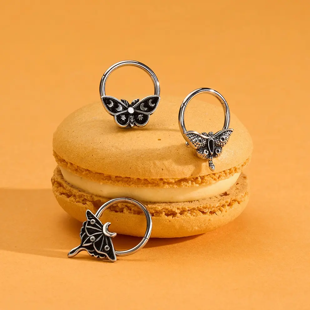 Oufer 16G 316L Metal Septum Ring - Hinged Segment with Detailed Depiction of Animals, Vintage Moon Phase Death Moth, 10mm Inner Diameter, Unisex Everyday Daily Body Jewelry for Piercings, Septum Piercing