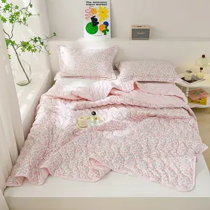 YHFYHF Cute Floral Summer Bedding Set, Lightweight Quilted Blanket, Breathable Soft Fabric, Ideal for Bedroom & Dormitory, Breathable Duvet Set