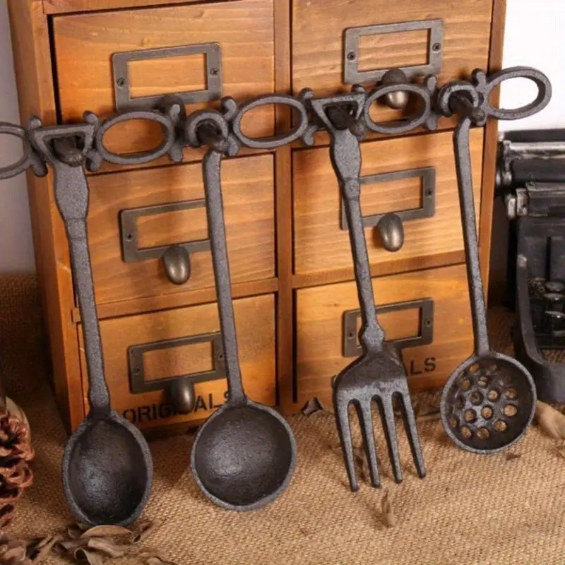 Vintage Cast Iron Spoon & Fork Wall Hanging, Decorative Hanging Piece, Rustic Home Farmhouse Kitchen Decor, Primitive Garden Art for Patio, Porch & Cottage, Great Gift for Cooks & Gardeners