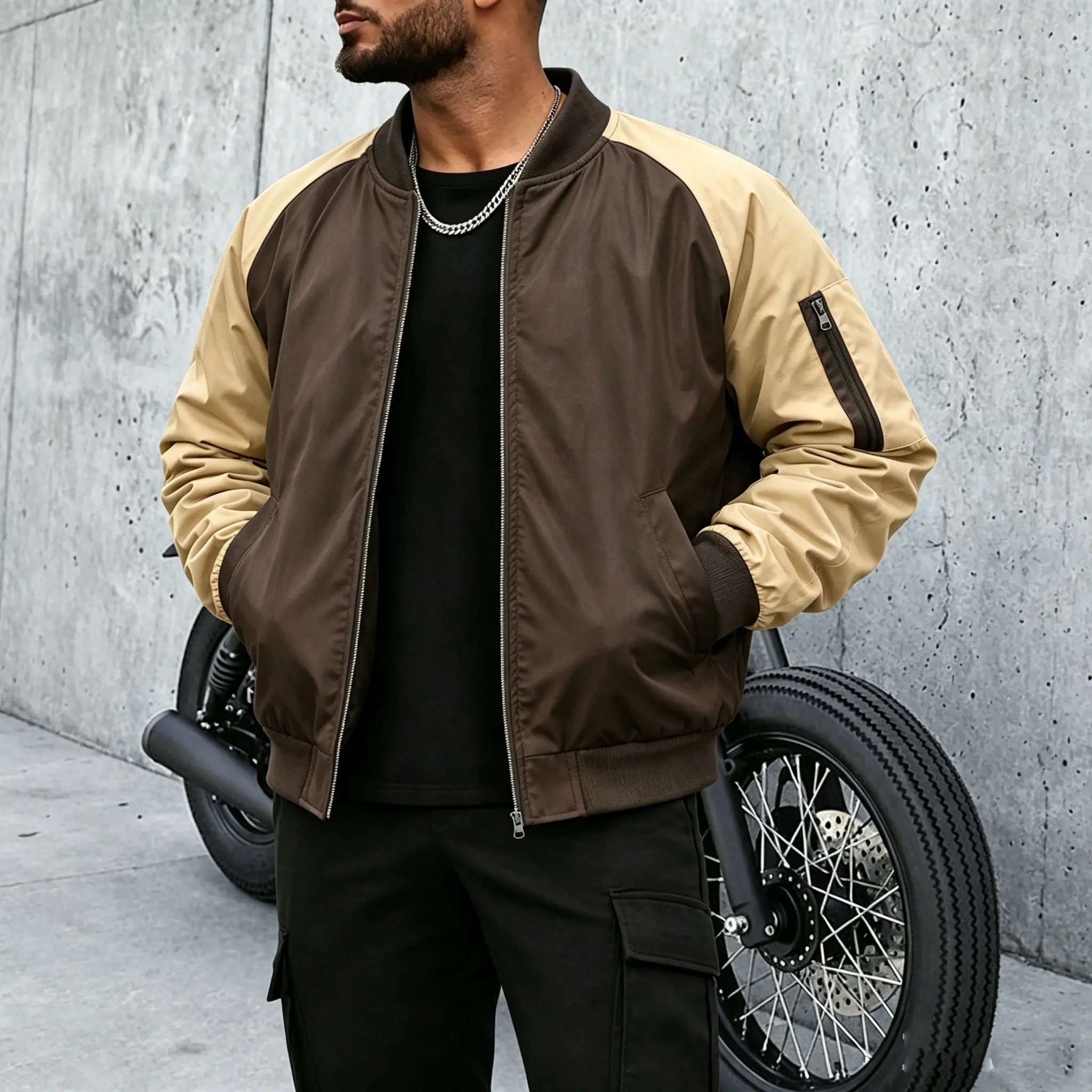 Men's casual spliced jacket, baseball collar design, comfortable and skin-friendly fabric, can be matched with sweater, shirt, T-shirt, fashionable and versatile style, retro street trend and cool style, daily out on the street, suitable for leisure commu