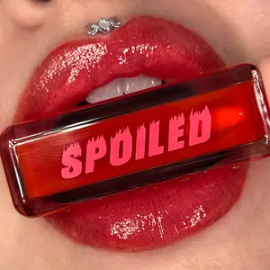 RIOT Turn up the heat lip plumper