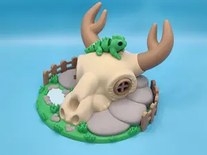 Iguana Skull House Playset – 3D Printed Cow Skull Hideaway with Articulated Iguana
