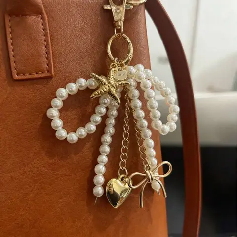 Gentle style pearl bead bag decoration, Bag Charm Keychain, starfish love bow decoration, light luxury texture exquisite style fashion decoration, lightweight and easy to carry, Fashion Bag Charms, Trendy Bag Charms, Bag Accessories Charms