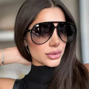 Retro Aviator Sunglasses for Women Men Oversized Classic 70s Vintage Trendy Tangle Free Square Aviators Sun Glasses with Gradient Lenses
