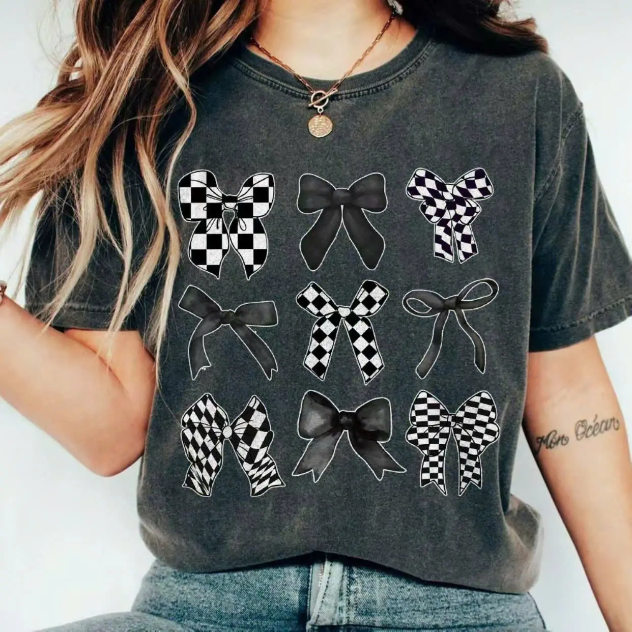 COMFORT COLOR Checkered Black Bow Shirt Women TShirt Vintage Aesthetic Cute Ribbon Tee Gift for Her Mom