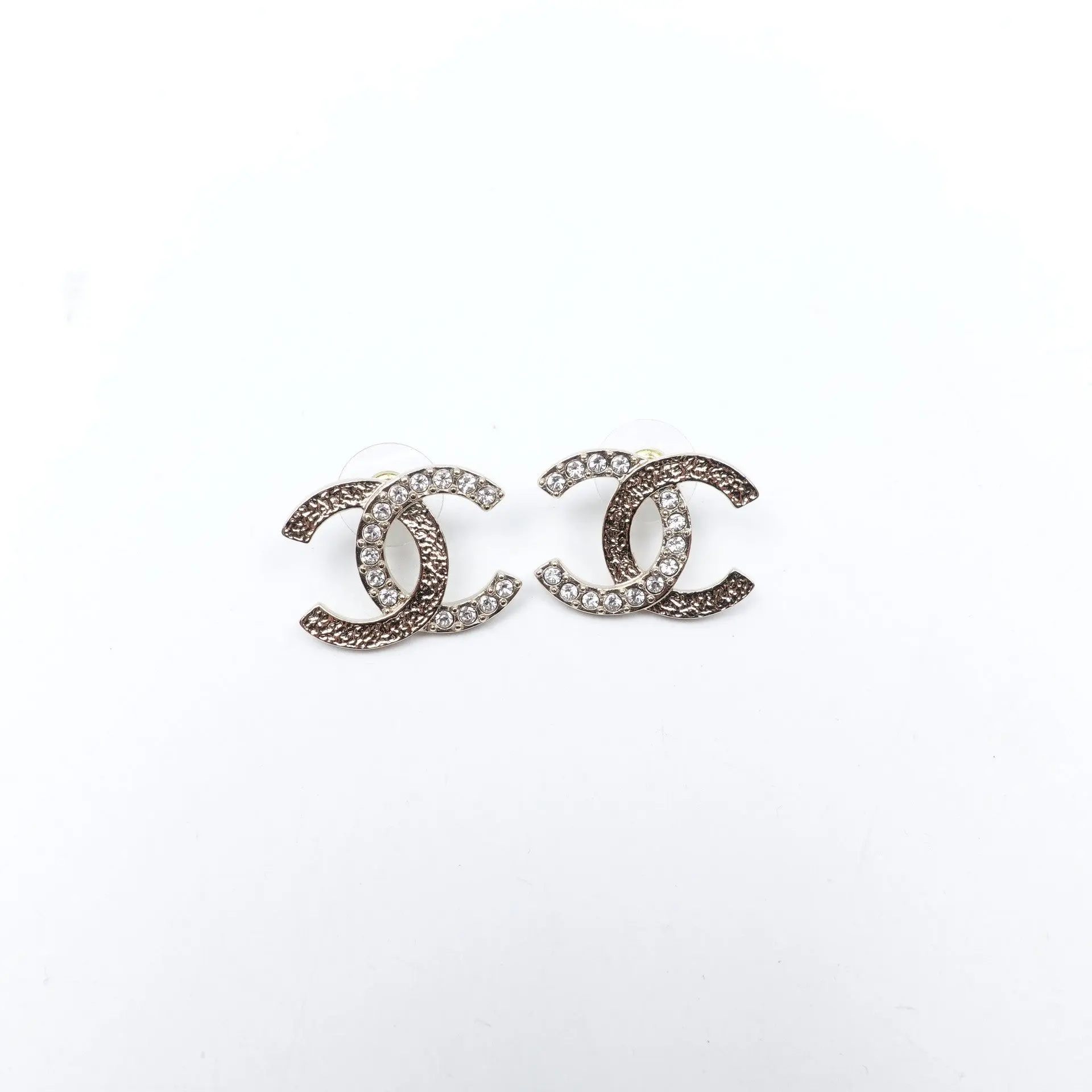 Pre-owned CHANEL Silver Tone Crystal CC Earrings T10427778