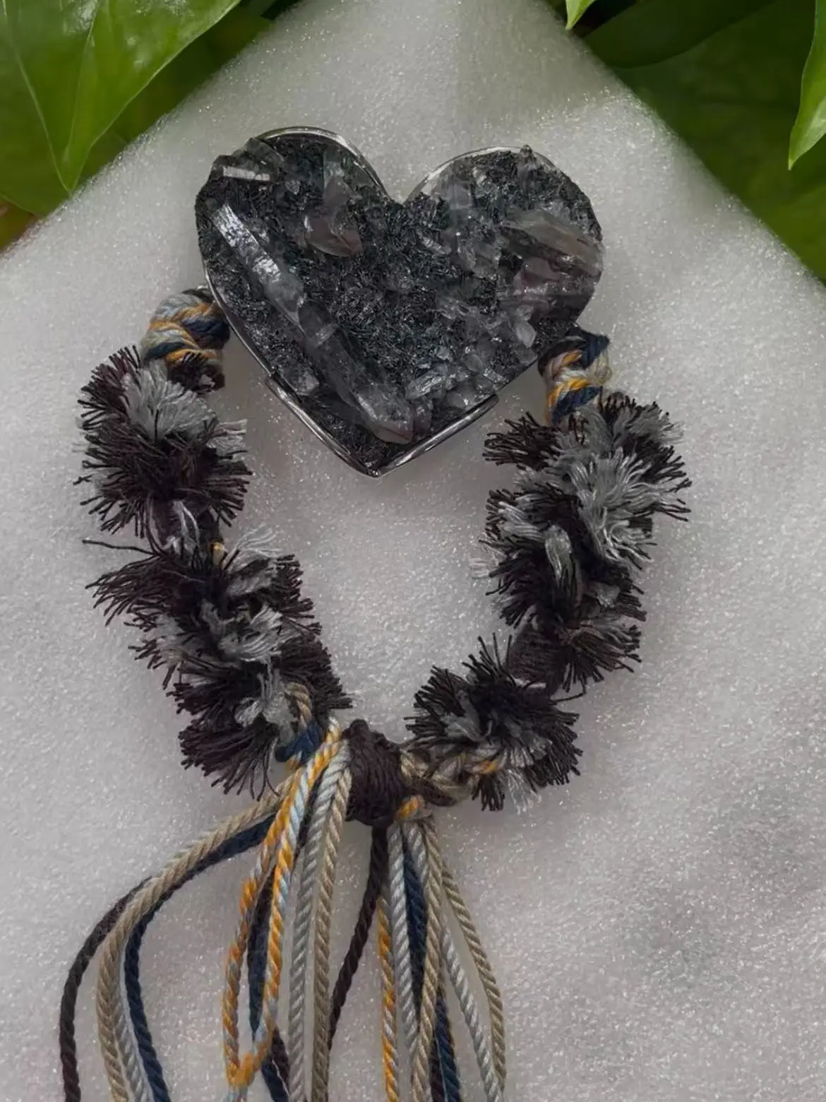 Lisa(17044)gc.Heart-shaped Tibetan hand-woven rope placards.