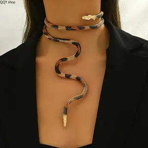 Women's Adjustable Snake Chain Necklace, Punk Gold Snake Pendant with Black Orange Pattern, Light Beige Bold Trend Neckpiece, Versatile Fashion Jewelry Accessory for Daily Casual Wear, Party Outfit Styling and Holiday Gift Giving