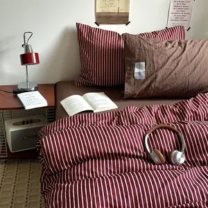 4PC New red and brown striped bedding four-piece set(1PC duvet cover+2PC pillowcases+1PC bedsheet), soft to the touch and skin-friendly, can be used in all seasons, As a gift for friends and family, it is both practical and tasteful.