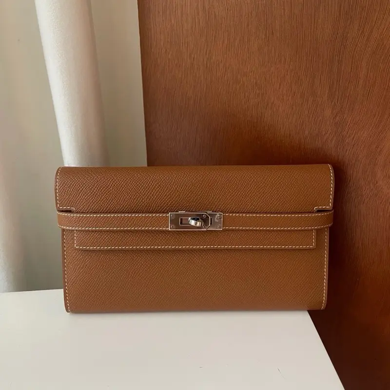 Pre-owned HERMÈS leather Clutches & Wristlets Hermes kelly long wallet epson leather