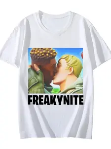 FREAKYNITE live! Fortnite character interactive Fitted Print Casual T-shirt, funny and eye-catching! Fun Superman Single Item Top, Menswear Streetwear