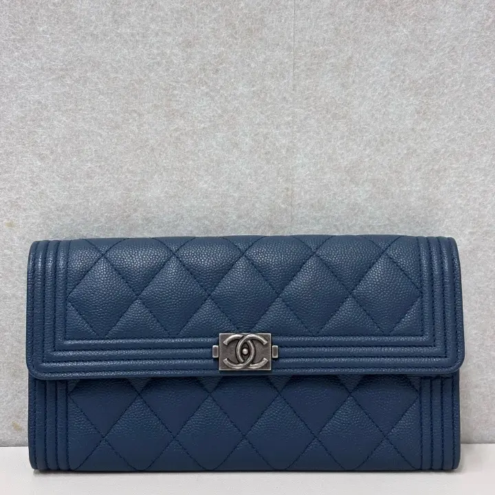 Pre-owned CHANEL leather Small Leather Goods Blue Long Caviar Wallet Silver Hardware S25 | 23320898