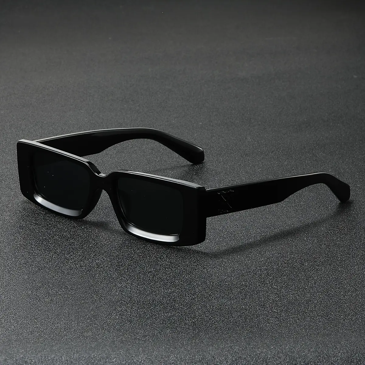 1 pair of men's retro thick-frame rectangular glasses, fashionable and classic shape, suitable daily photos and street photography, enhancing overall shape and creating a trendy retro style.