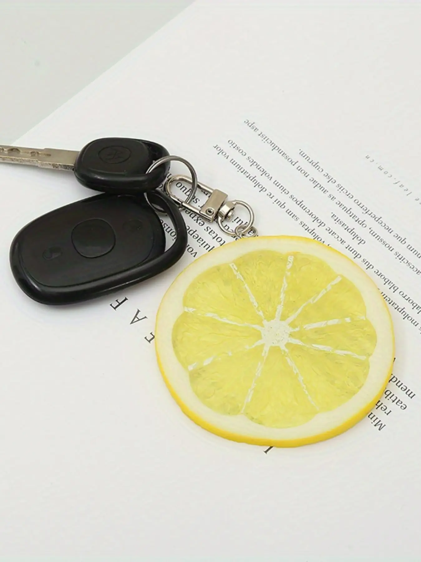 [Lemon Keychain] Creative Large Lemon Slice Keychain | Floating PVC Fruit Charm with Carabiner Clip, Alloy Bag Accessory for Sports Enthusiasts, Charming Accessory, Unique Floatation, Keyring Accessory, Keychain Accessories