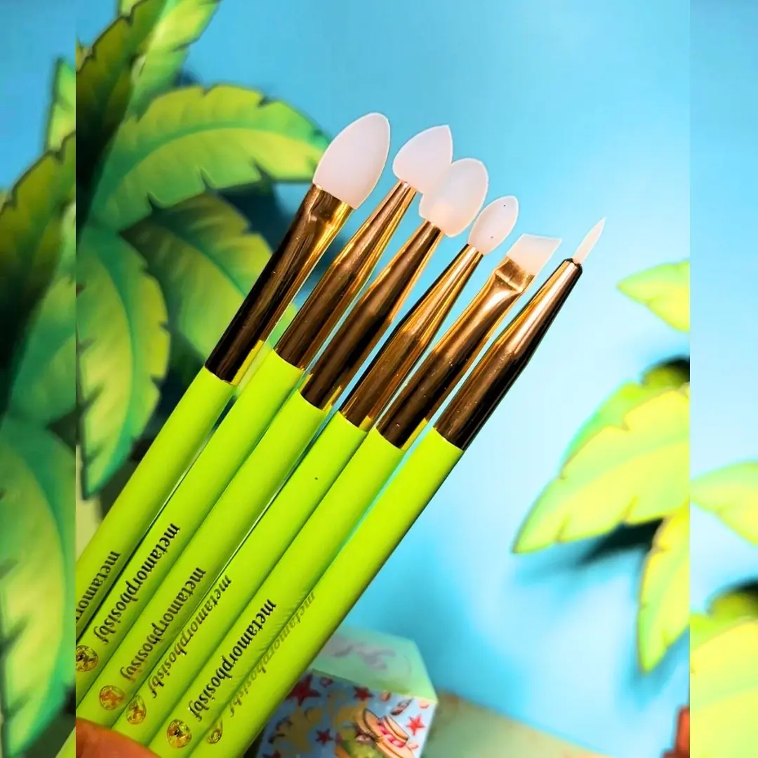 Silicone  Brush Set Kit for pressed glitter,loose glitter, gel products and more.
