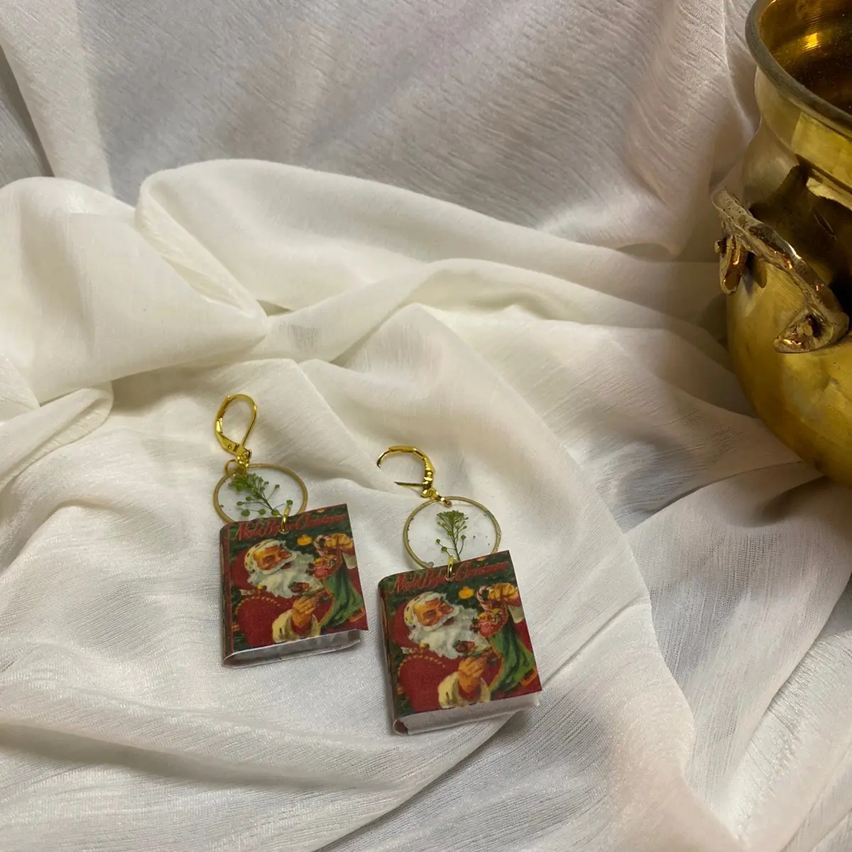 Mini Christmas book earrings with Pencrest
