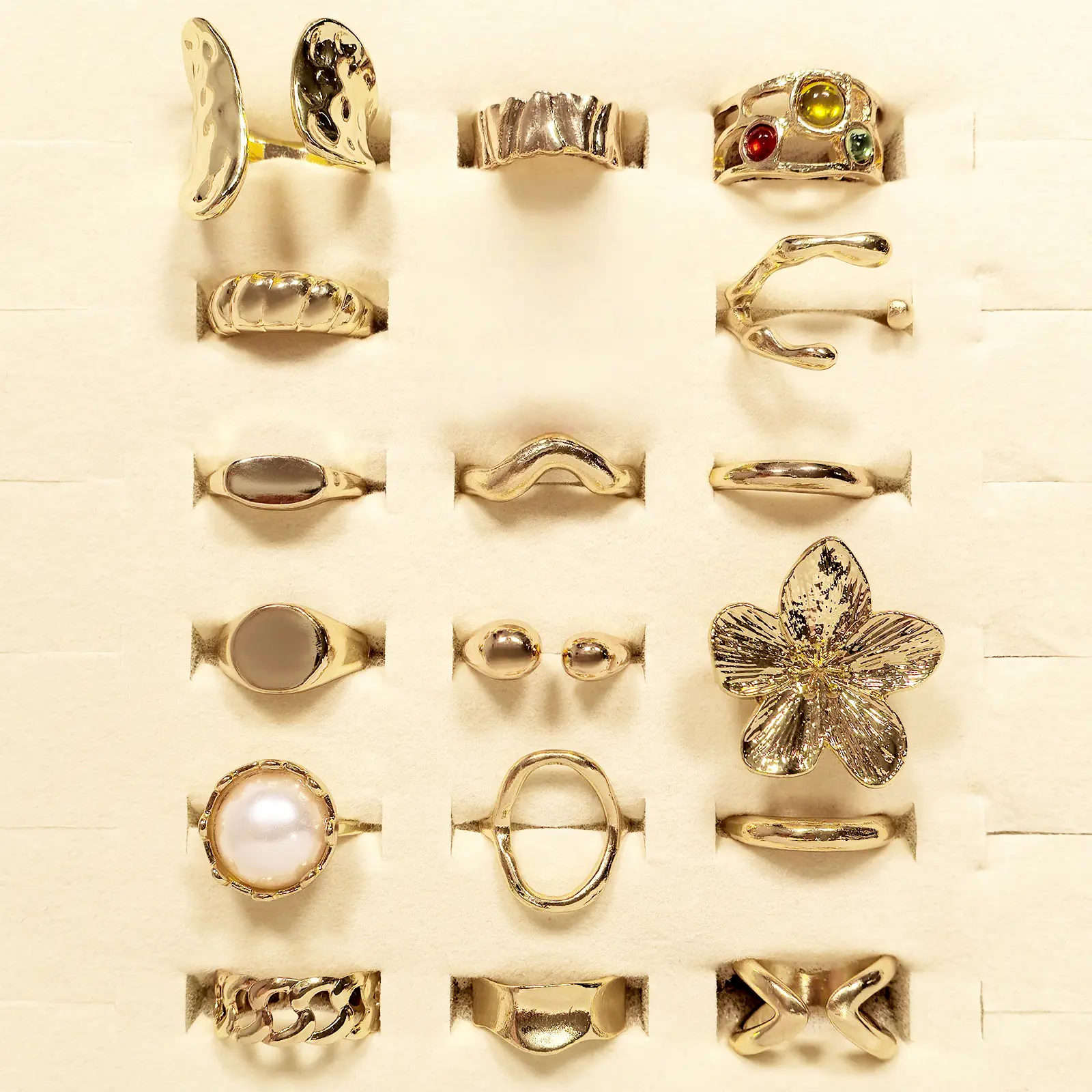 Women's 17Pcs Boho Layered Stacking Metal Rings Set - Bold Chunky Floral Midi, Multi-Sized Statement Finger Jewelry, Daily Wear Fashion Chunky Jewelry