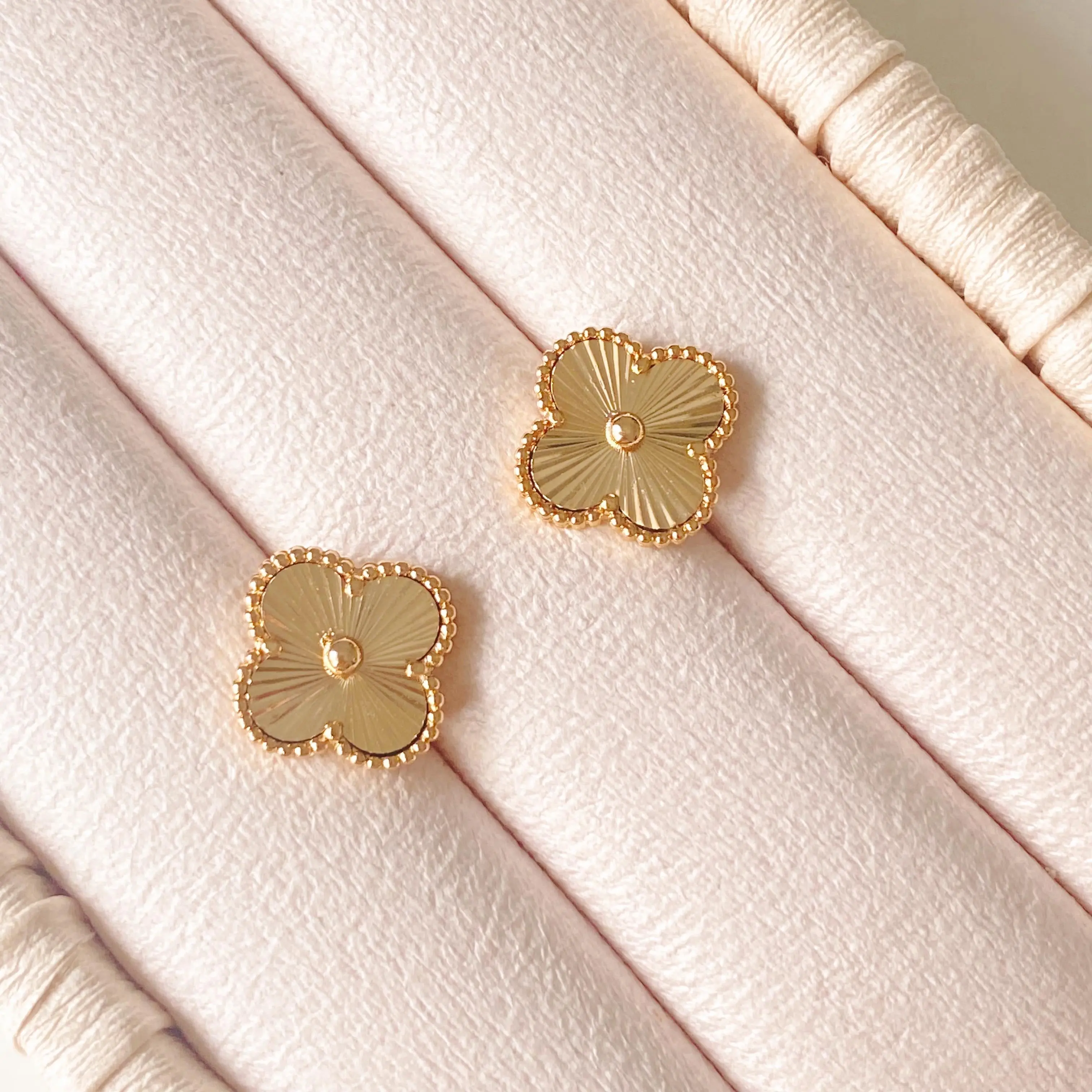 Textured Clover