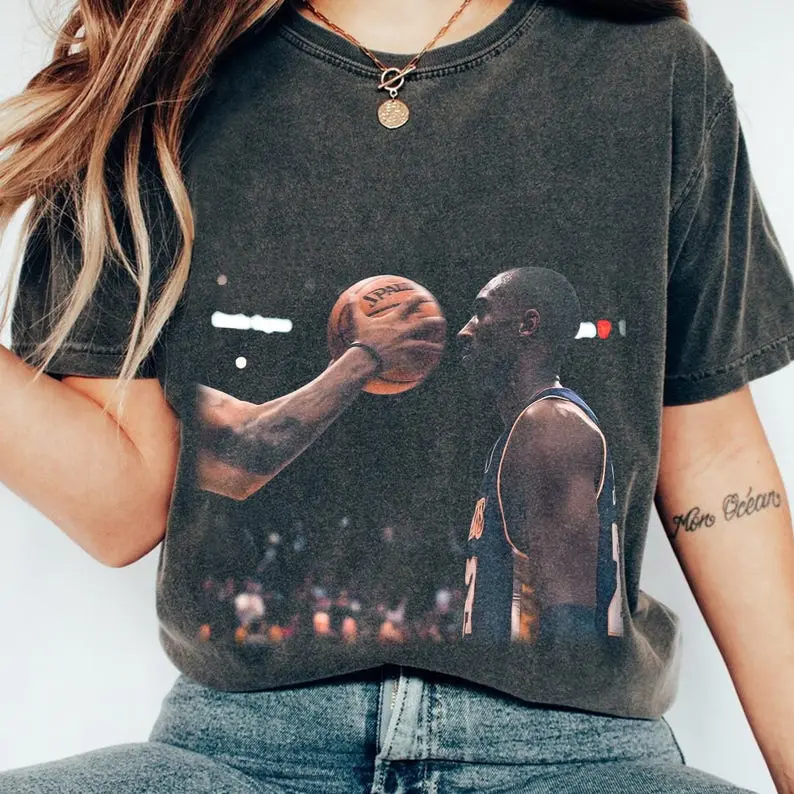Vintage Kobe Bryant Shirt, 90s Retro Iconic Kobe Graphic Tee, Laker Kobe No Flinch T-Shirt, Game Day Shirt, Mamba Mentality Basketball Gift