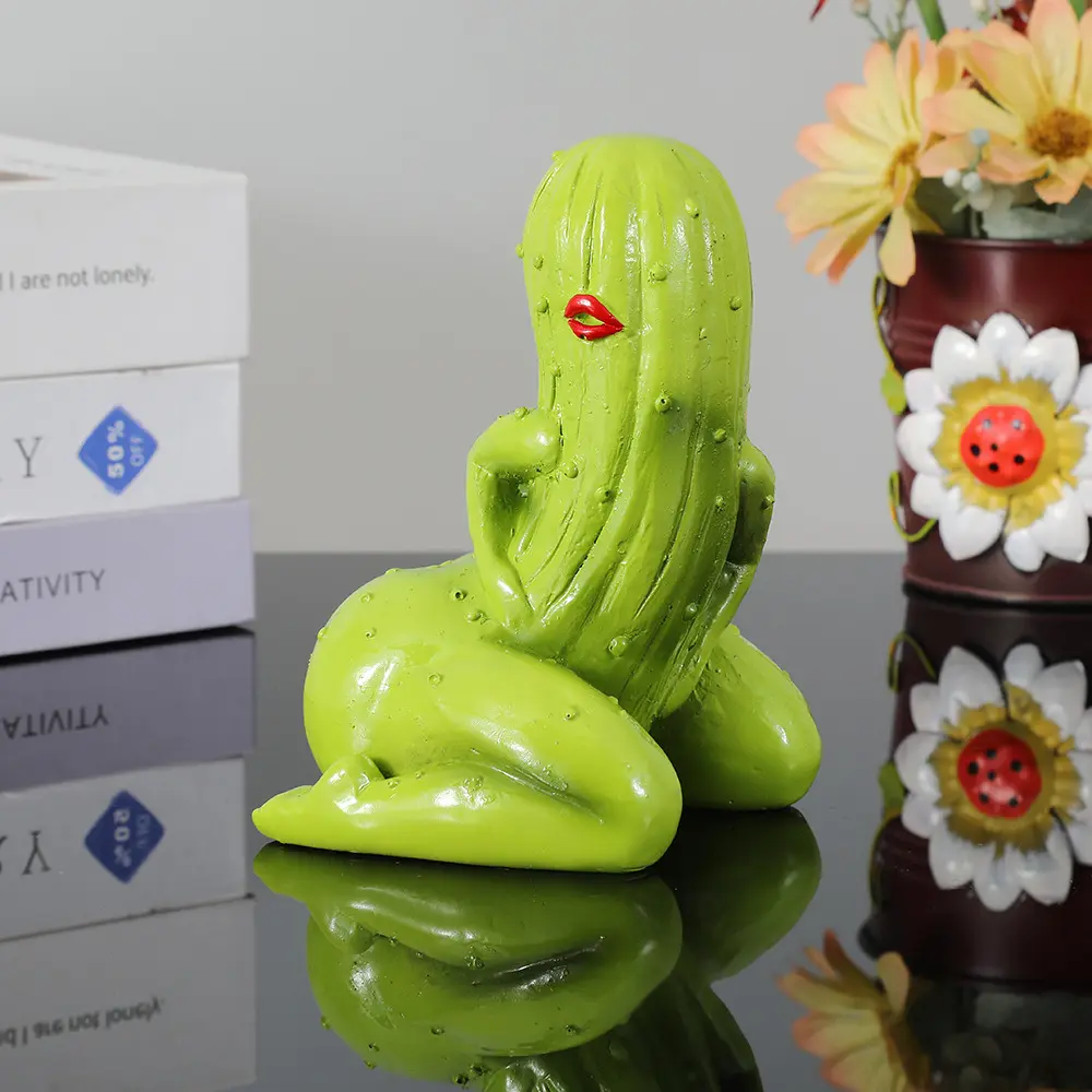 Cross-border best-selling sexy cucumber pickle decoration, red-lipped cucumber pickle ornament, funny desktop decoration wholesale