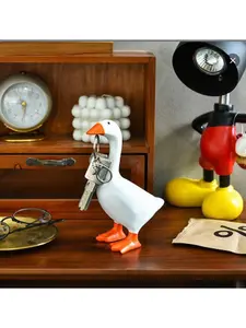 Office Desk Goose Decoration Statue Emotional Support Gift Durable Material Collectible Figurine for Workspace Charm Warmth Workplace