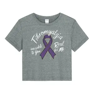 Women's Fibromyalgia Awareness Tee with Purple Ribbon & Invisible Me Slogan – Loose Fit, Short Sleeve Casual Top for Chronic Illness Support