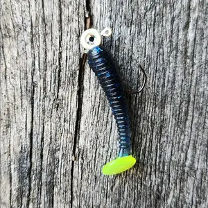 Black/Blue Ripshad Crappie Bait