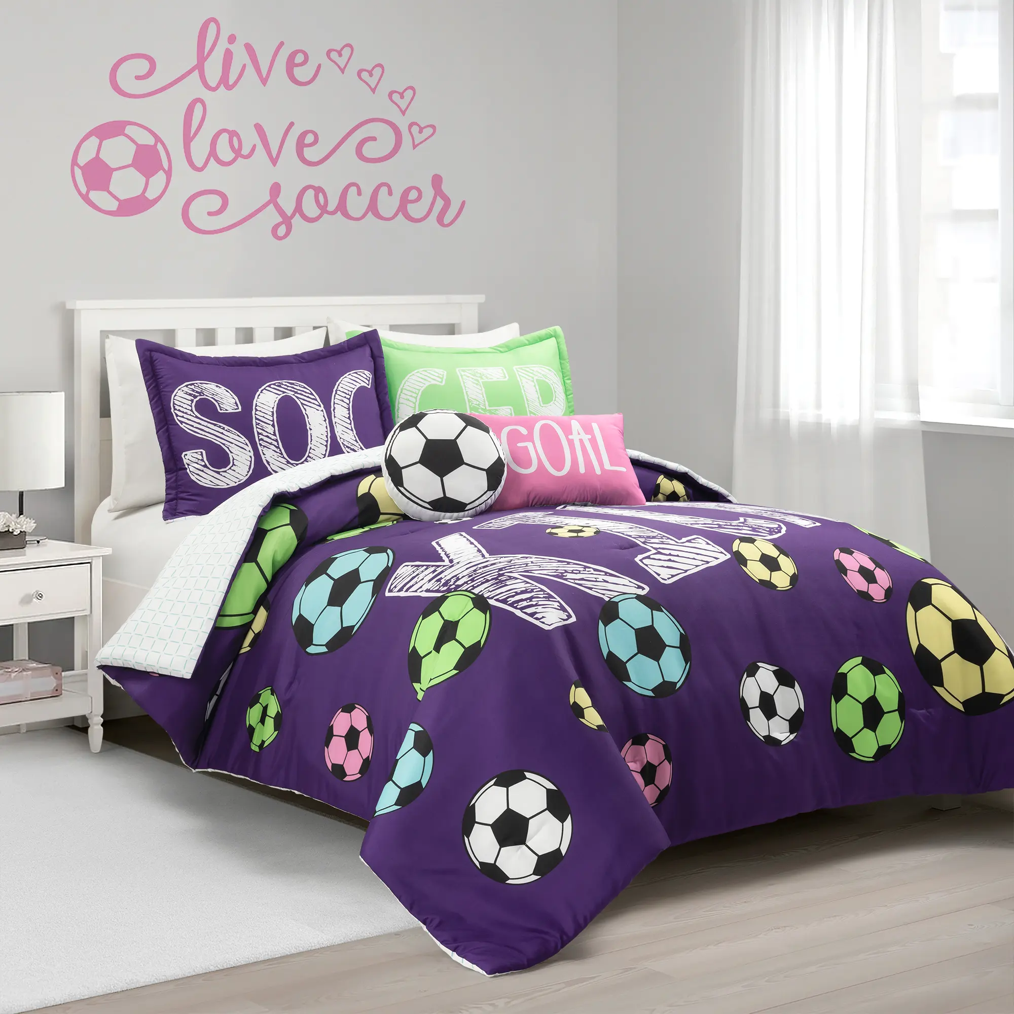 Lush Decor Girls Soccer Kick Reversible Oversized Bedding Comforter 4/5Pc Set, Including 1 Comforter, 1/2 Pillow Shams, 2 Decorative Pillows for Cozy Sports-Inspired Bedrooms