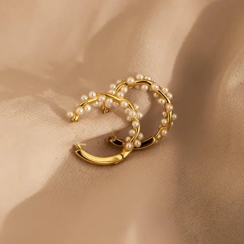 Pearl Cluster Huggies by Caitlyn Minimalist - Pearl Twist Huggie Hoop Earrings in Gold & Silver - Dainty Wedding Jewelry - Bridal Shower Gift