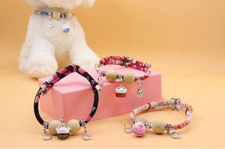 Japanese Necklace Cat Cartoon Printing Collar Natural Camphor Wood Pet Insect Repellent Collar Dog Bell Collar