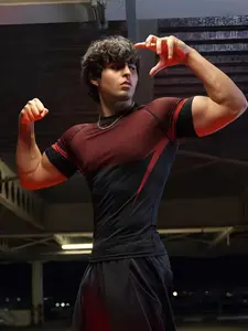 Men’s Quick-Dry Compression T-Shirt, Short Sleeve with Fang Print, High Stretch, Breathable & Moisture-Wicking, Ideal for Gym Workouts, Running, Outdoor Training, and Casual Wear, Athletic Workout Shirt, Gym Athletic Mesh, Activewear Tee