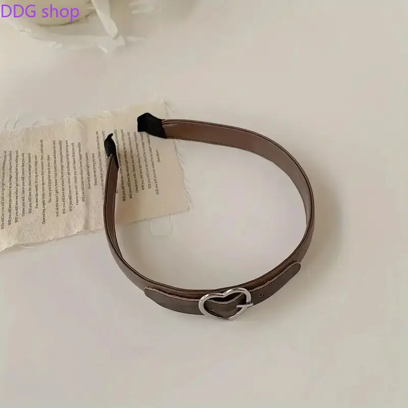 Artificial Leather Heart Shaped Headband, Non Slip Wide Hair Band with Heart Decoration, Fashion Faux Leather Hair Accessories, Elegant Daily Makeup Spa Headwear, Comfortable No Pressure Hair Band for Women Girls, Perfect for Skincare, Face Washing, Mask
